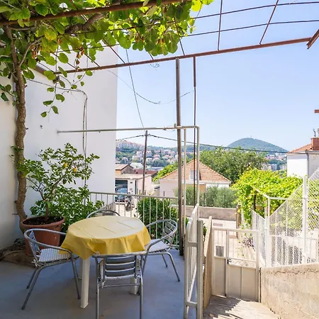Apartment Bronzan *