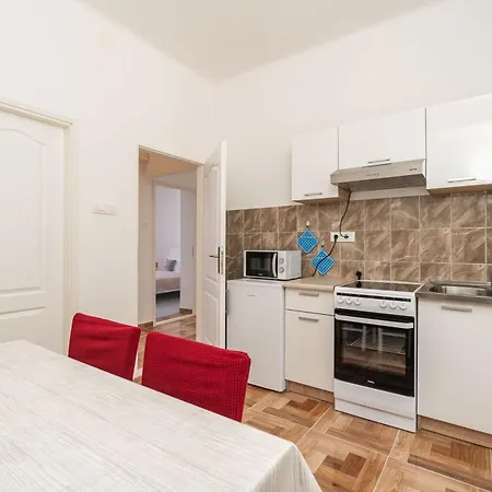 Apartment Bronzan