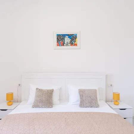 Bronzan Apartment